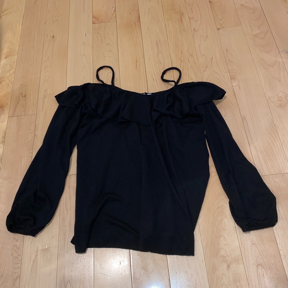 🖤 black off-shoulder long sleeve top
